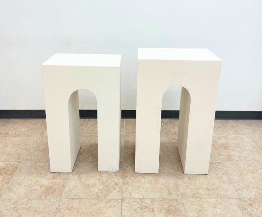 Wood Pedestal tables (1ct) Rent