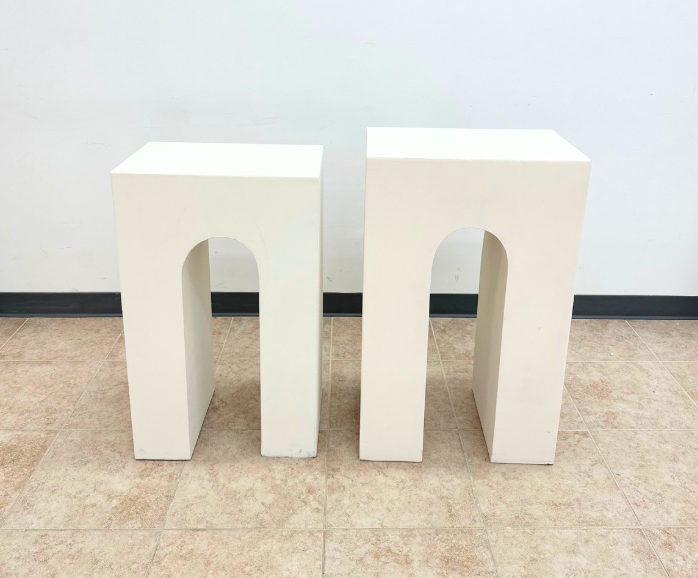 Wood Pedestal tables (1ct) Rent